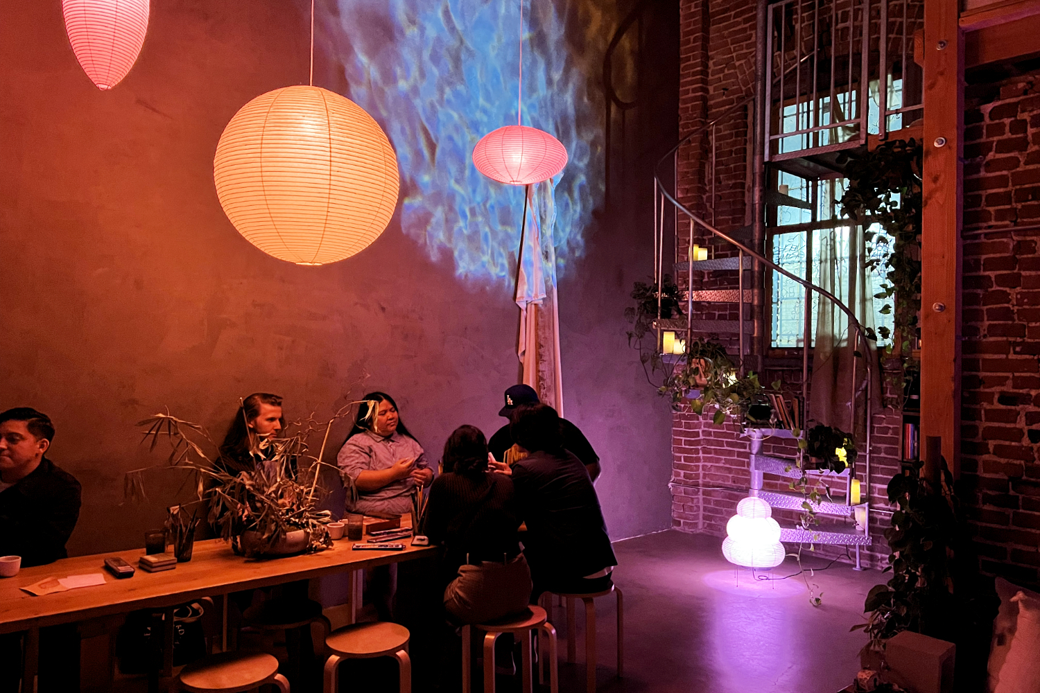 繋がりを求めて生まれた、新しいナイトライフの形：Tea at Shiloh EIS Insight